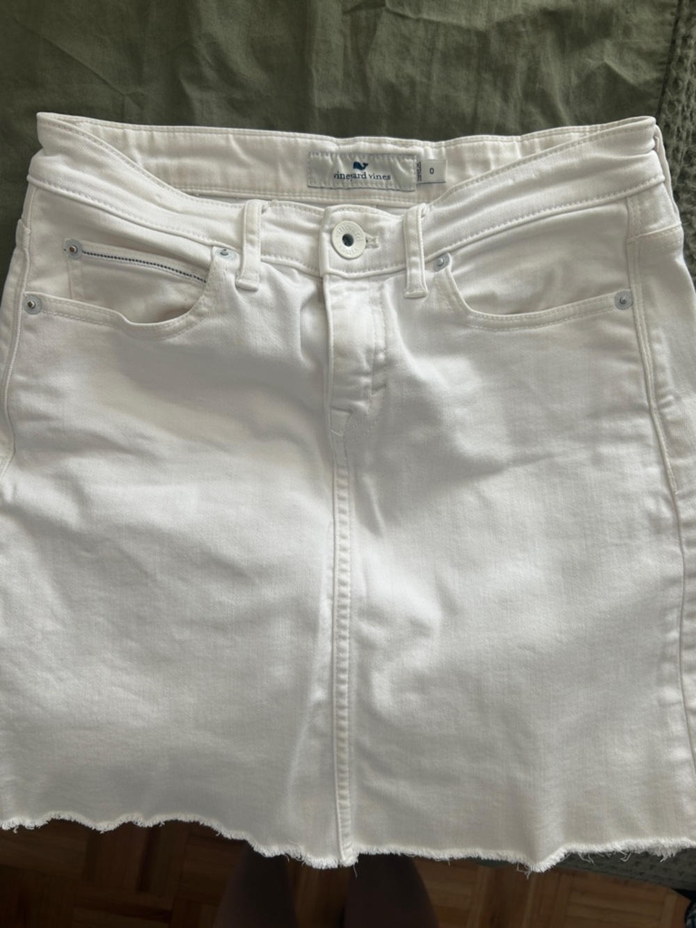 Vineyard Vines White Raw-Hem Denim Mini Skirt